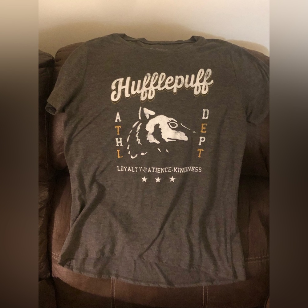 Harry Potter Hufflepuff Athletic Department Large V-neck T-shirt Preowned